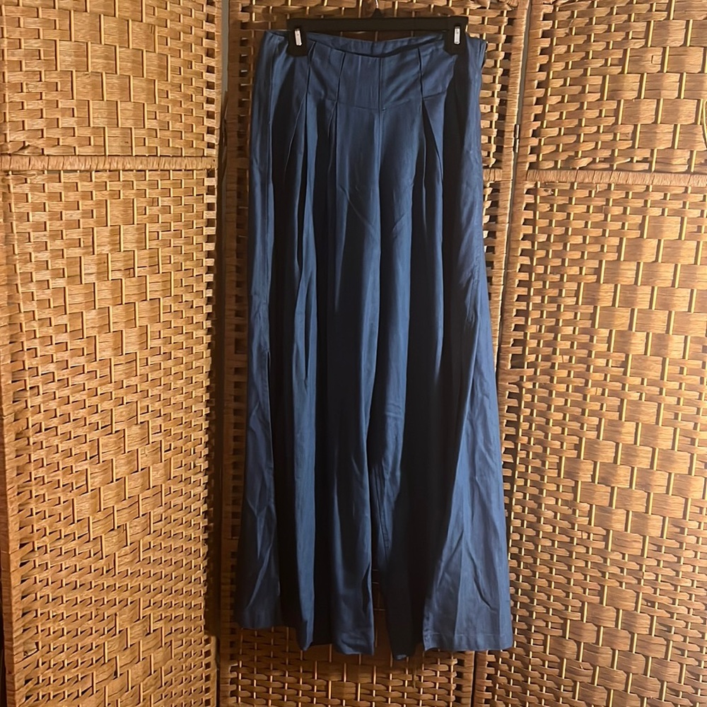 Pleated wide leg pants